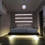 Pandora Tirana