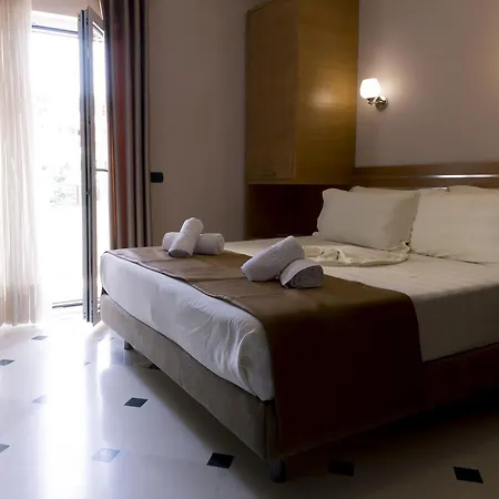 باندورا ريزيدنس 3* تيرانا