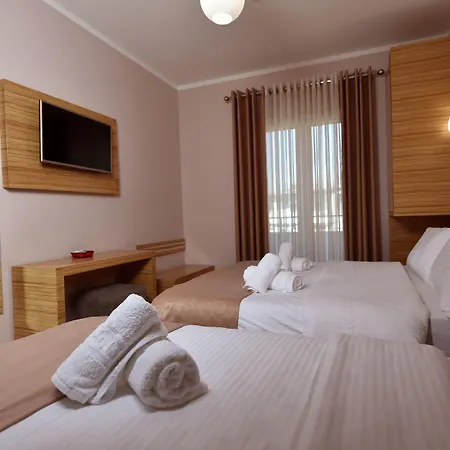 Pandora 3* Tirana