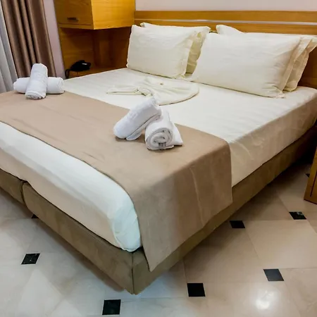 Pandora 3* Тирана