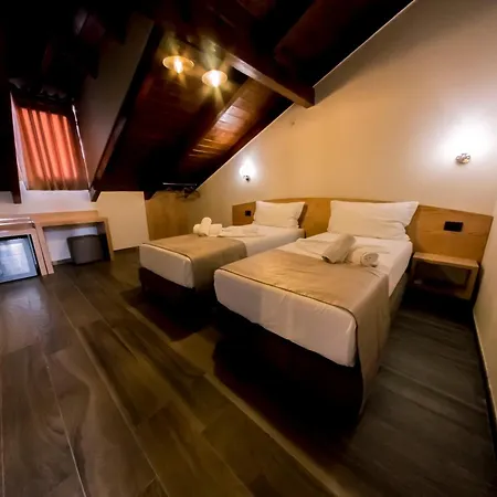 Pandora 3* Тирана